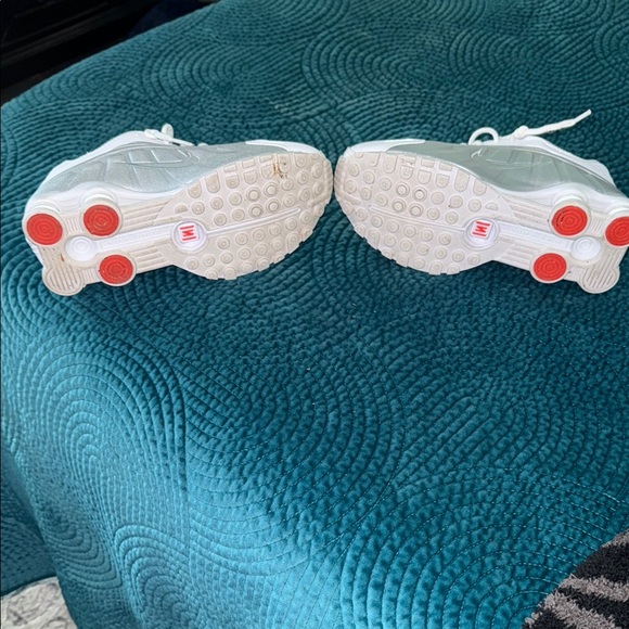 NIB Nike Women's Athletic Shoes - White and Gray NIB - Picture 5 of 8